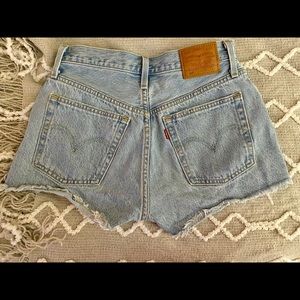 Levi’s women 501 high rise shorts